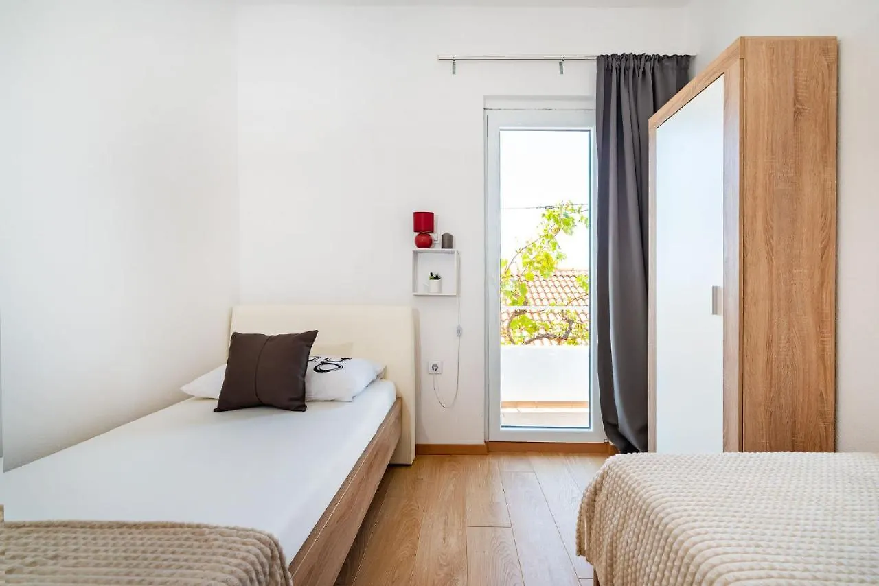 Apartment Maia Lena For Family Jasenice