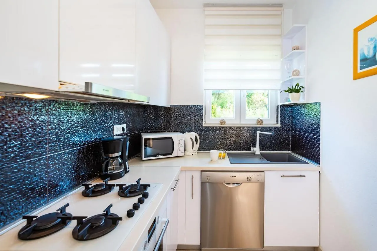 Apartment Maia Lena For Family Jasenice   Jasenice (Zadar)