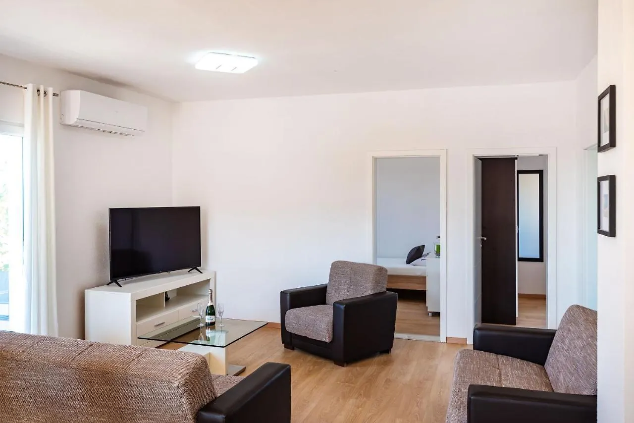 Apartment Maia Lena For Family Jasenice  Jasenice (Zadar)